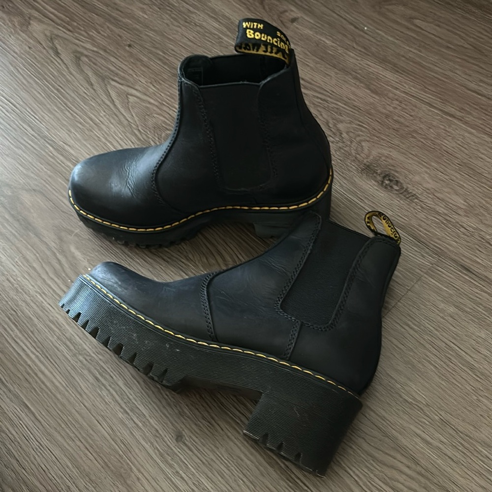 Dr. Marten Platform Chelsea Boot